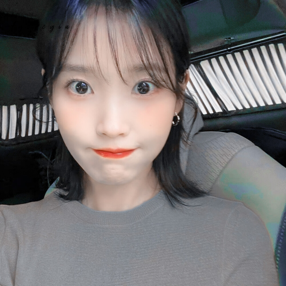 IU李知恩头像。