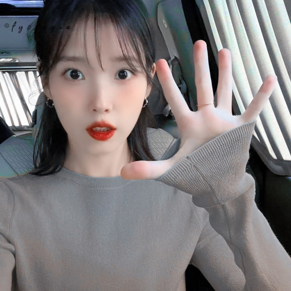 IU李知恩头像。