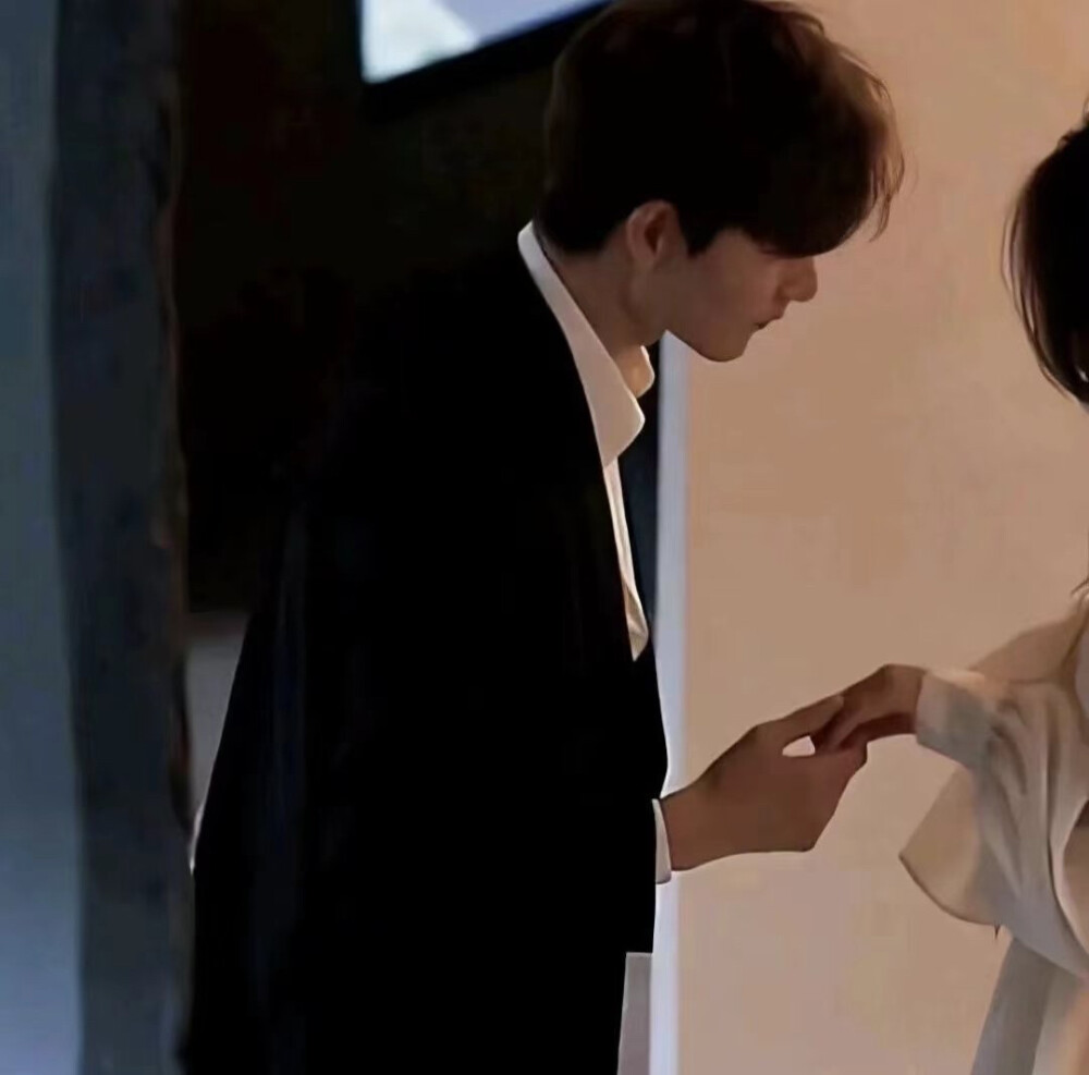 是情头啊！
不是明目张胆的偏爱都是在养鱼❤️
侵权删！