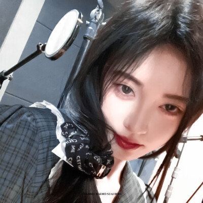 •随手一拍~
：鞠婧祎