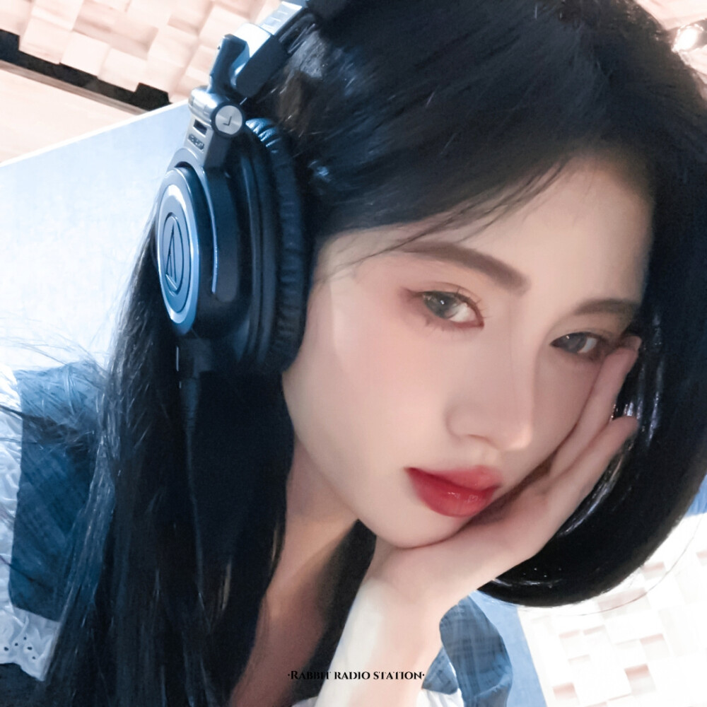 •随手一拍~
：鞠婧祎