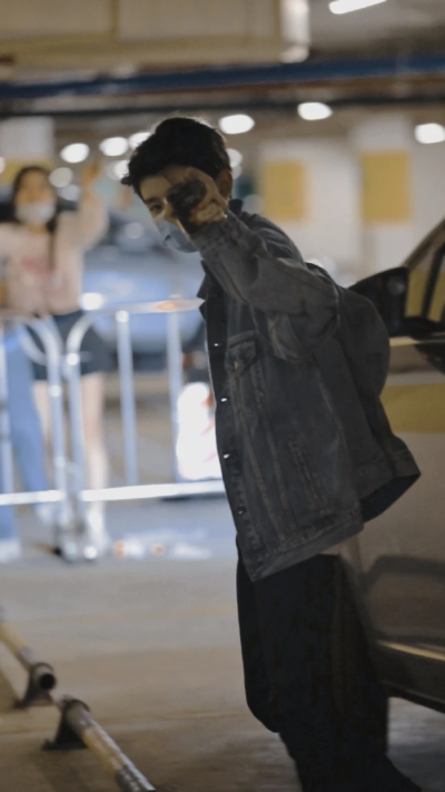 车水马龙的世界我们要过得很好