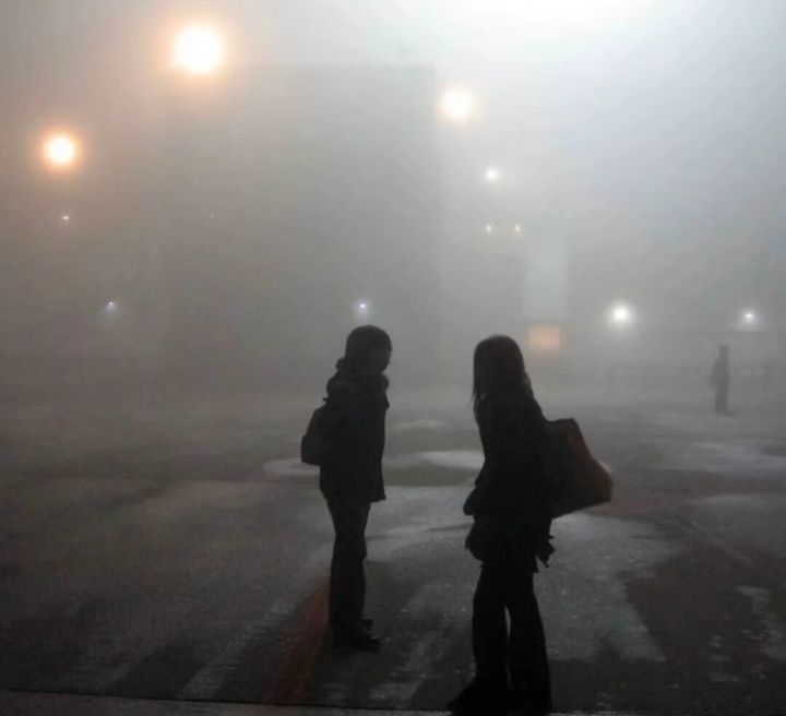 今夜的心情大概是喝多了水的云朵