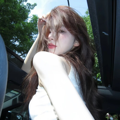 「优质女生头像❤️」
那些像我的 不像我的 都不能成为我