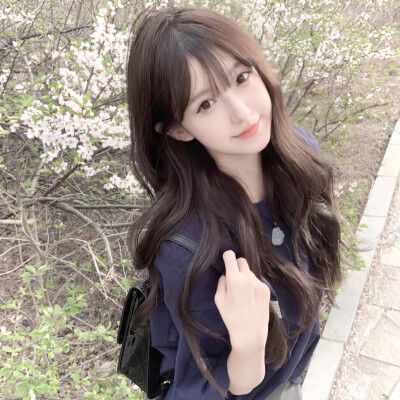 「优质女生头像❤️」
那些像我的 不像我的 都不能成为我