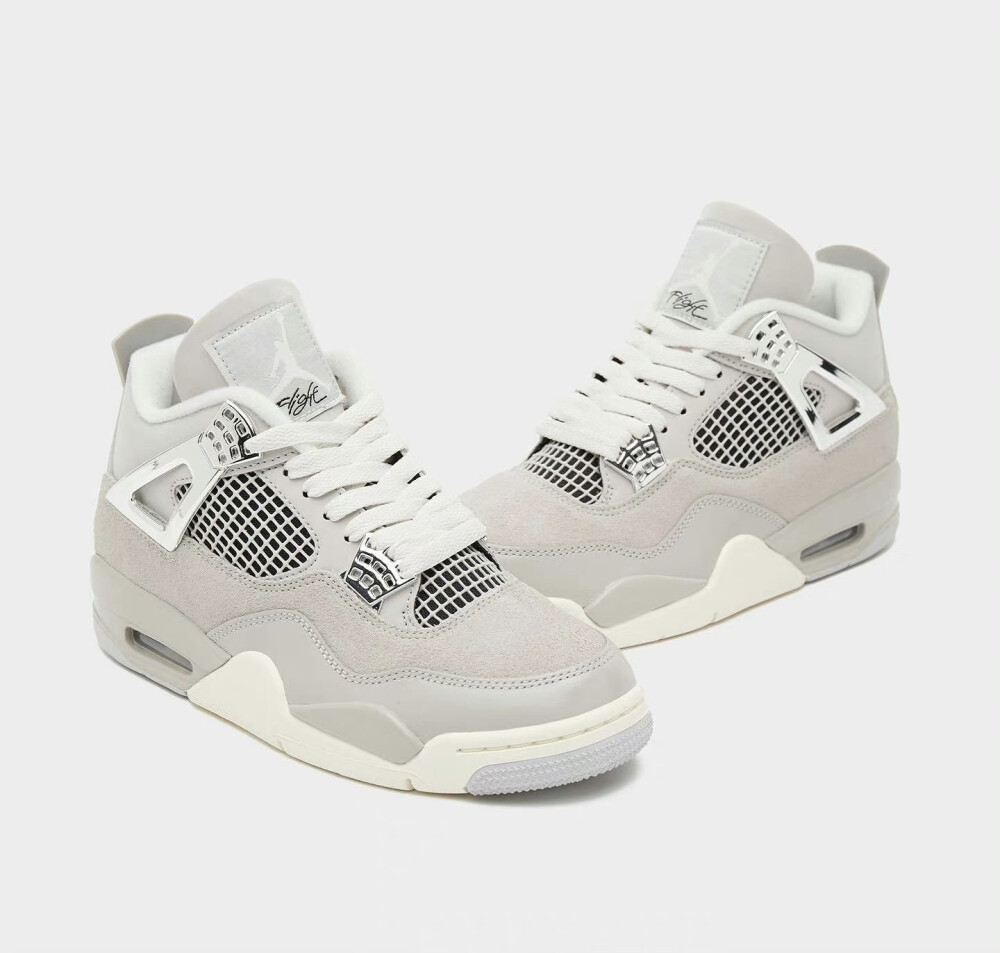 Air Jordan 4 WMNS
「Frozen Moments」