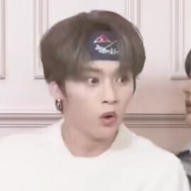 团综 One kid's Room 表情包 自制