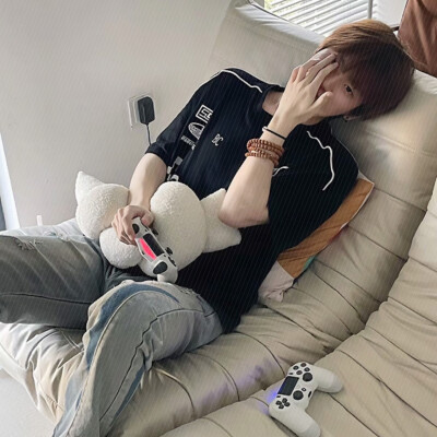 帅气男孩