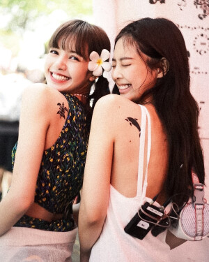 ‖summer‖
lisa_jennie