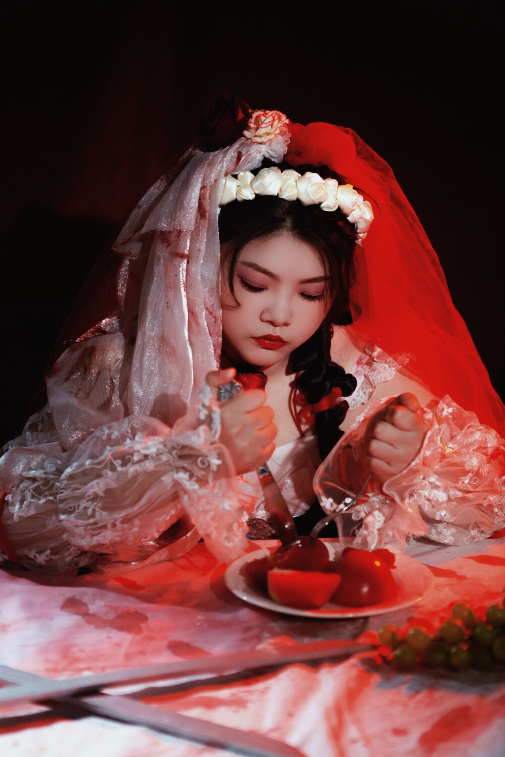 这个猩红少女要杀死比尔。