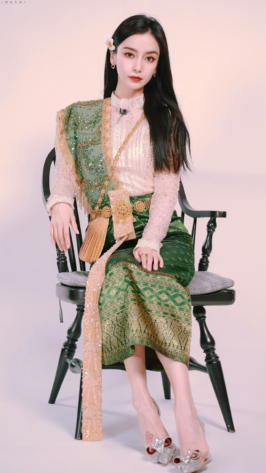 泰 美 辣！
鼻泰妆好美好美！
cr@绯色失控
#奔跑吧# | #杨颖MINNIE跳了queencard# ​