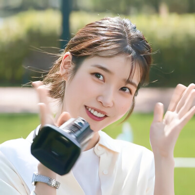 IU | Dream
cr:__南宫_