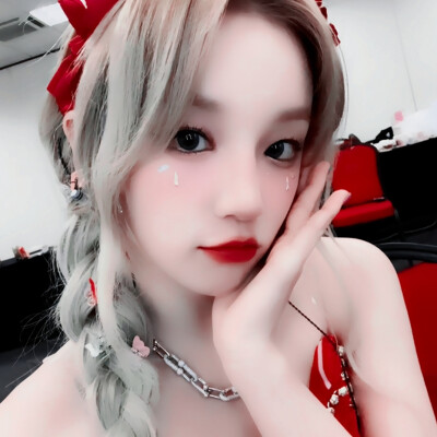 愛人♡Miss.気にかける°ˡᵒᵛᵉ
^ 宋雨琦YUQI