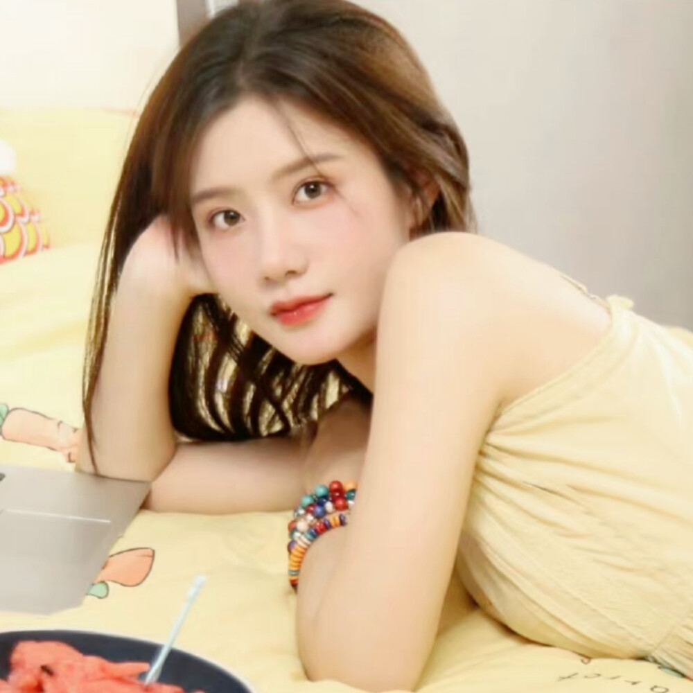 陈意涵套图可二改4张
程韫抱图看专辑介绍