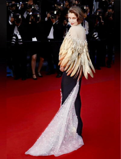 传奇模特 LaetitiaCasta 2013年 戛纳红毯 鎏金羽翼