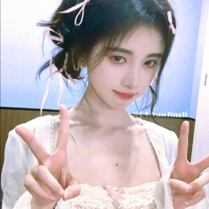鞠婧祎