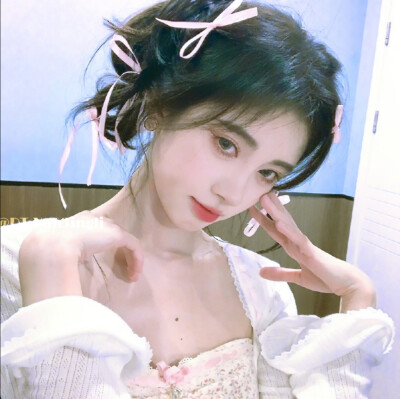 鞠婧祎