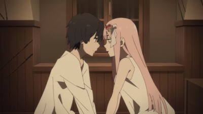 「国家队／DARLING in the FRANXX」
02／ZERO TWO
广／HIRO