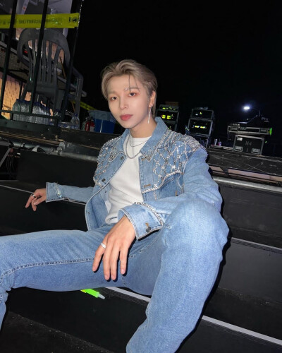 李钟熙 Ireah
Peaktime演唱会后台花絮