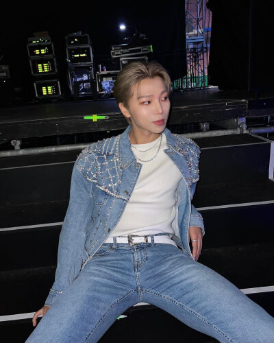 李钟熙 Ireah
Peaktime演唱会后台花絮