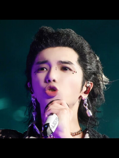 这个红色的花谁不喜欢呢