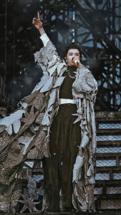 这个红色的花谁不喜欢呢