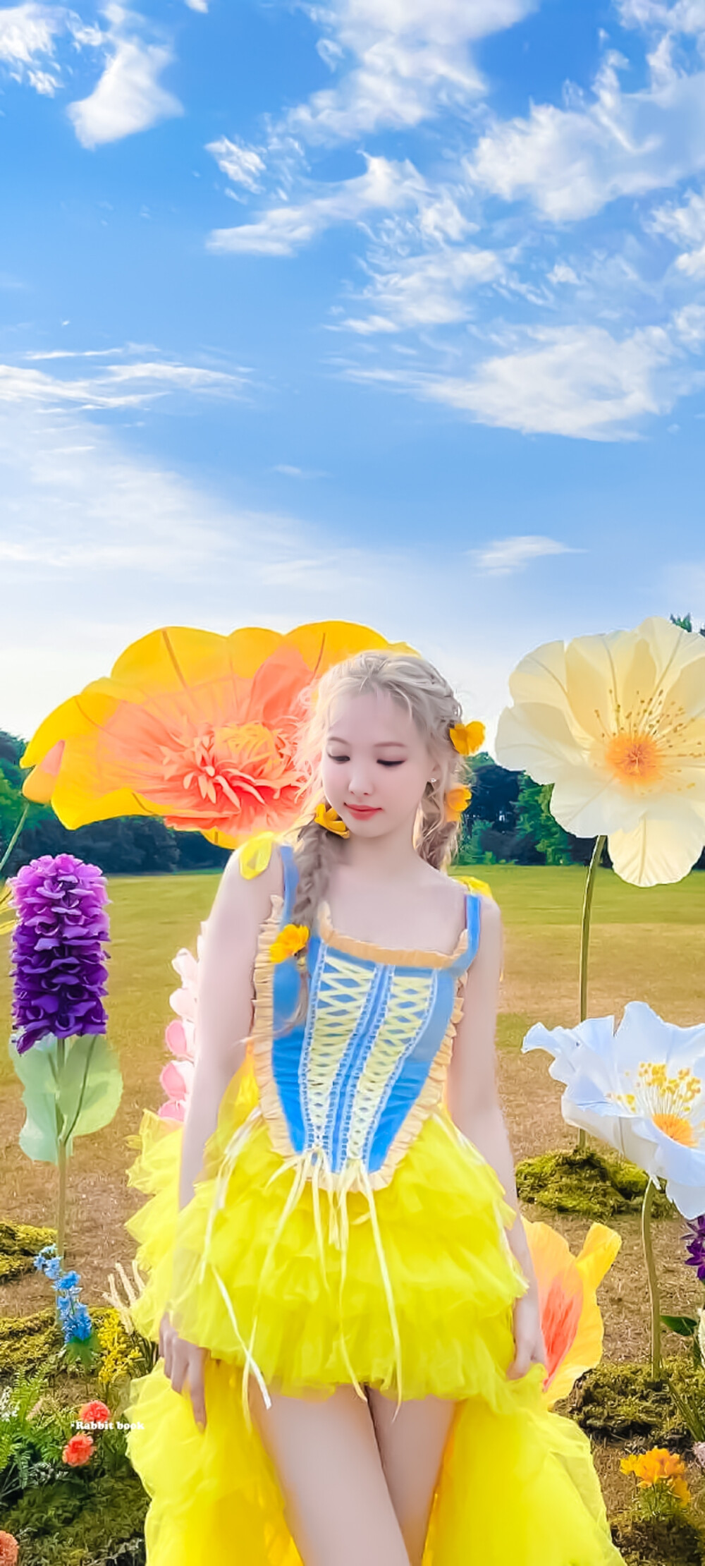 •LOVE COUNTDOWN の NAYEON