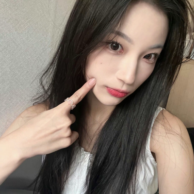 ichillin 金叡妵 Yeju