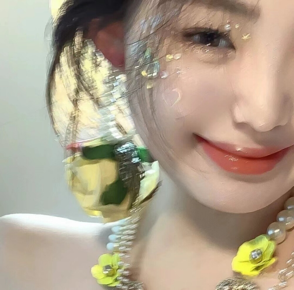 真人女头
图源网侵删