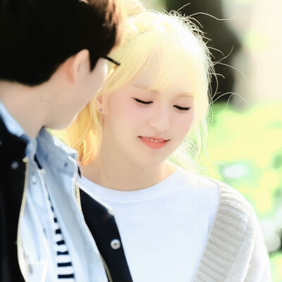 梦中他说夏天太闷热不拥抱，可我知夏天结束人已散