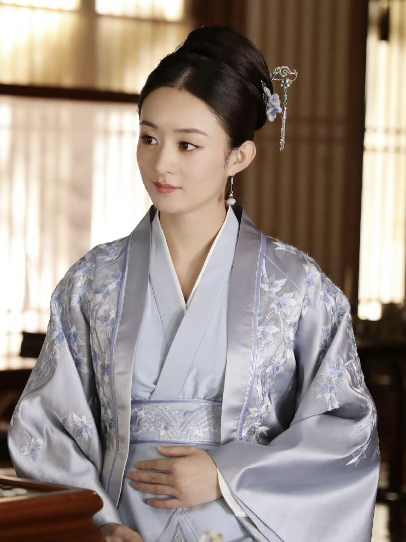 知否。知否应是绿肥红瘦