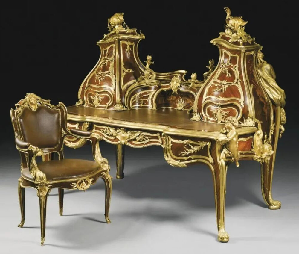 1900年巴黎世博会上让林克名声大噪的获奖作“堂皇书桌“
