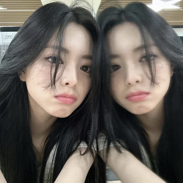 她