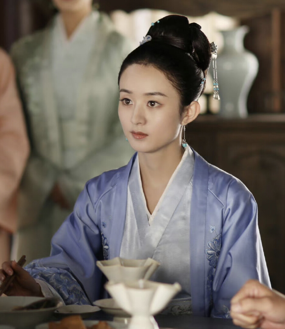 知否。知否。应是绿肥红瘦