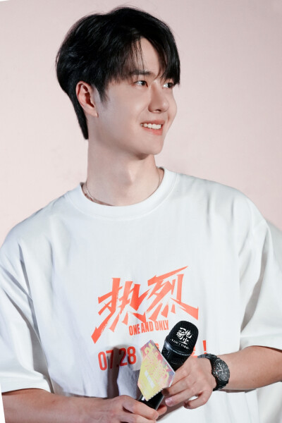 230808 电影《热烈》泰国映后见面会
✨一宝in泰兰德✨
@UNIQ-王一博 cr:logo