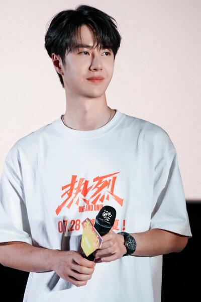 230808 电影《热烈》泰国映后见面会
✨一宝in泰兰德✨
@UNIQ-王一博 cr:logo