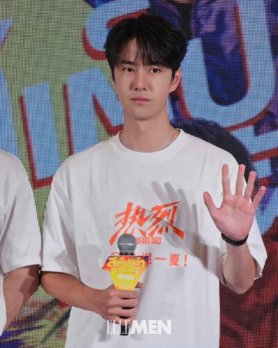 230808 电影《热烈》泰国映后见面会
✨一宝in泰兰德✨
@UNIQ-王一博 cr:logo