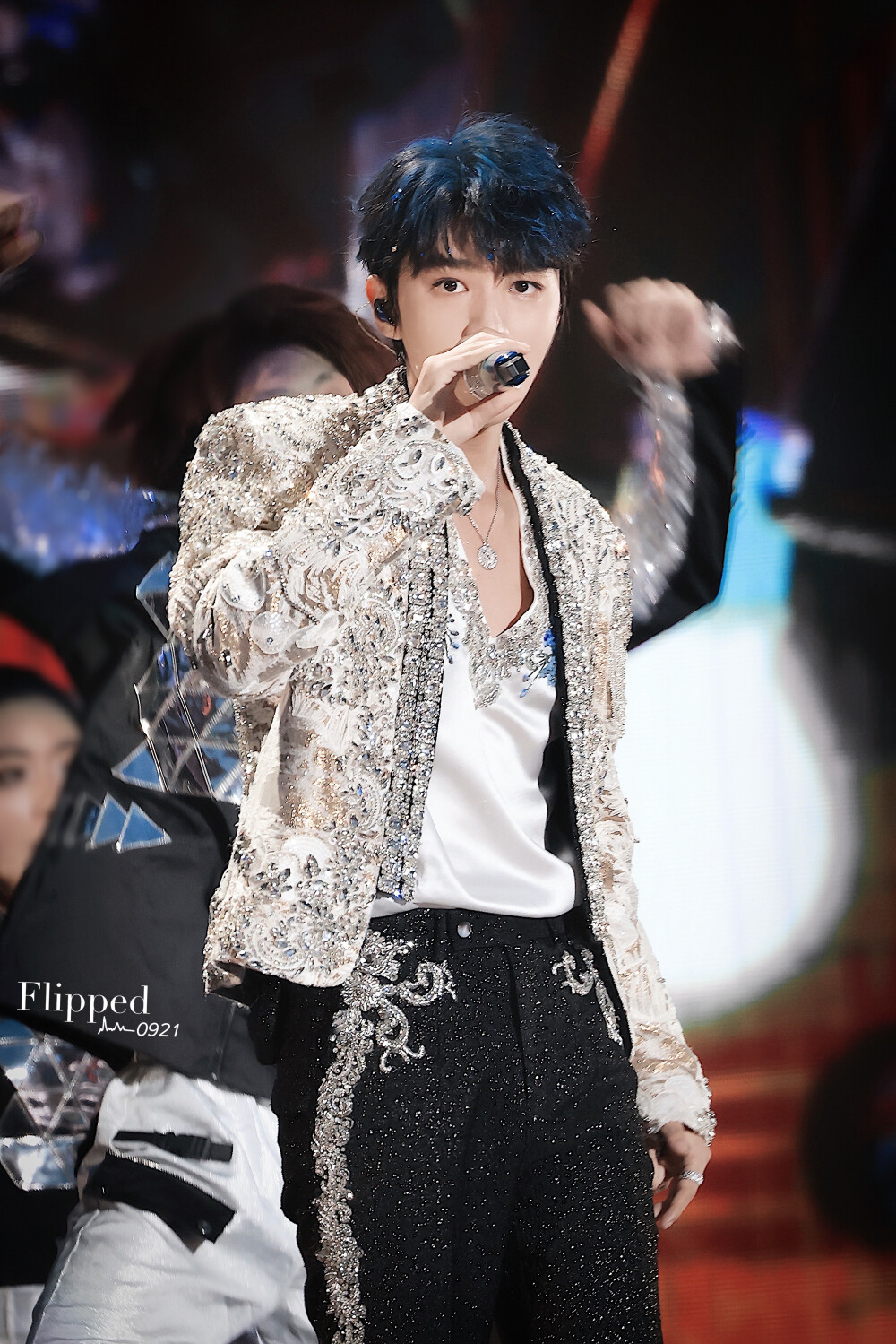 王俊凯出道十周年演唱会crflipped怦然心动王俊凯个人站