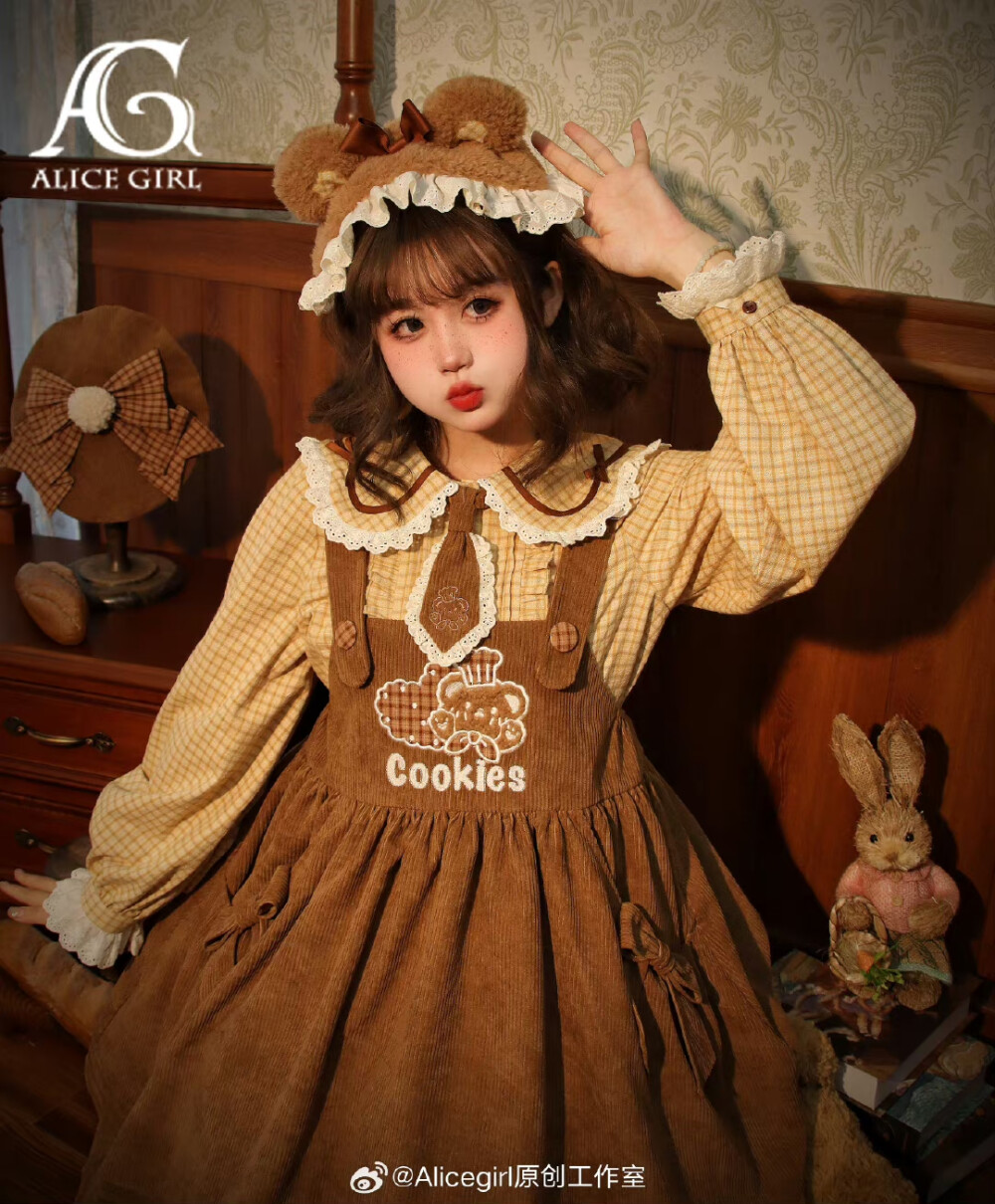 康康俺的小熊饼干老婆们，好爱这个小熊书包，真的太可爱啦
#lolita #吃我一波Lolita安利 #lolita安利 