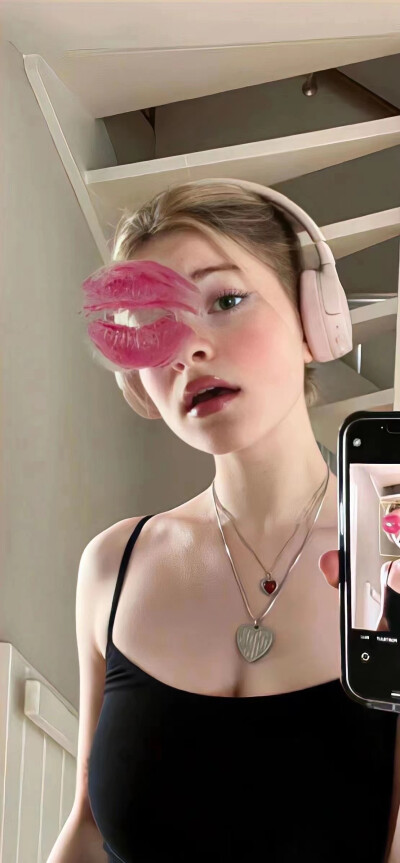 壁纸|人物壁纸对镜拍