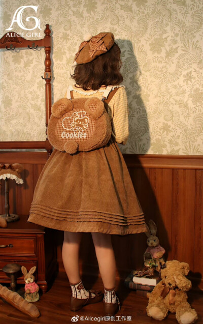 康康俺的小熊饼干老婆们，好爱这个小熊书包，真的太可爱啦
#lolita #吃我一波Lolita安利 #lolita安利 