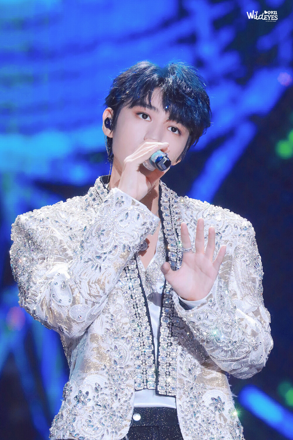 王俊凯出道十周年演唱会crwildeyes0921王俊凯