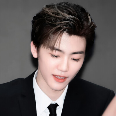 隔海相望내 애인、“希望永遠楽しい”）