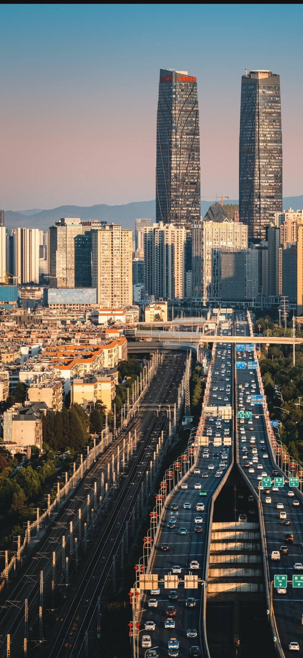一茶一静一闲心，一山一水一浮生。
