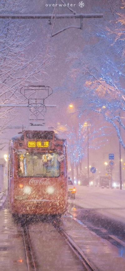 一盏灯熄灭了，另一盏刚好亮了