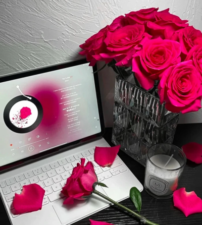 WeChat背景图 （侵删）