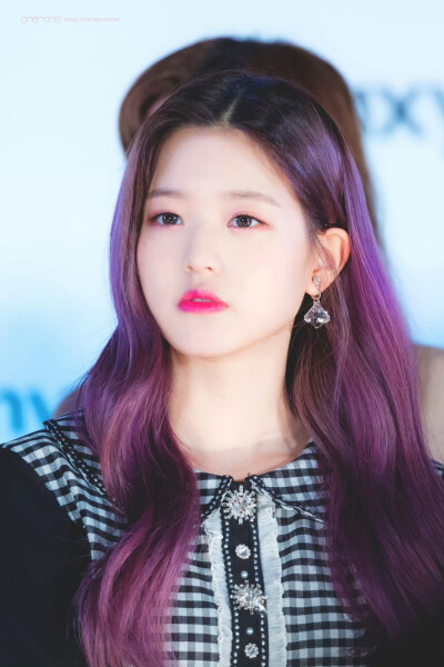cr.izone_and_one