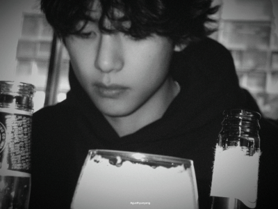 Drowning in Taehyung‘s Vision… to V
金泰亨