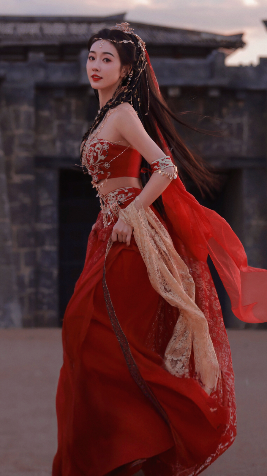 宣璐红衣异域古风写真