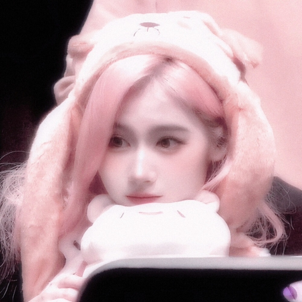 做好你自己 因为有我会永远爱你 ૮₍ ˶•ᴗ•˶₎ა